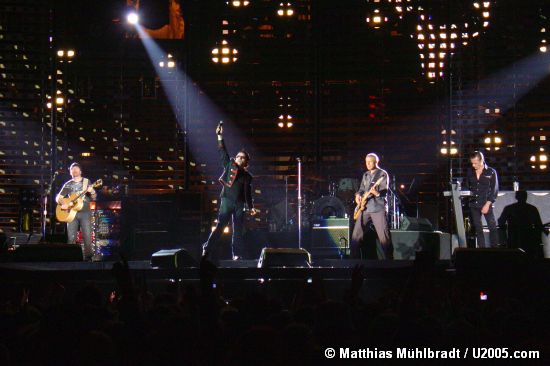 Photo by Matthias Muehlbradt / U2gigs.com