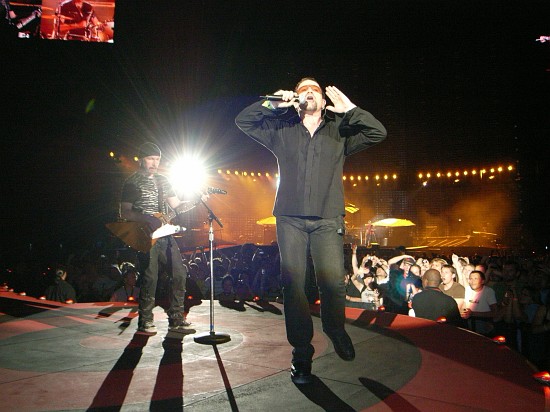 Photo by Andreas Kannemann / U2-Vertigo-Tour.com