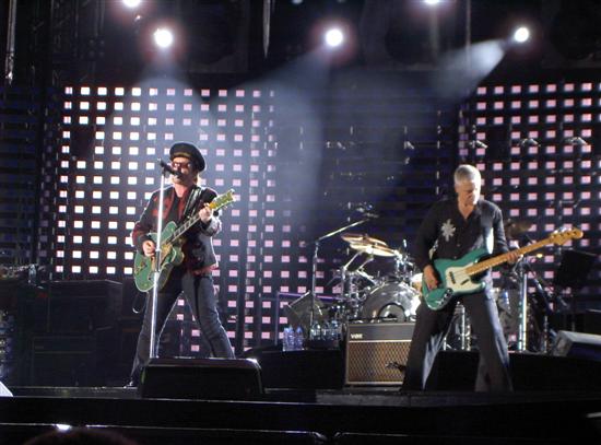 U2gigs.com photos » Vertigo Tour » 2005-08-05 - Nice
