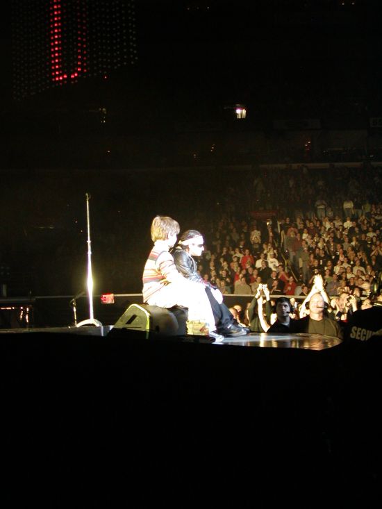 U2gigs.com photos » Vertigo Tour » 2005-12-14 - St. Louis