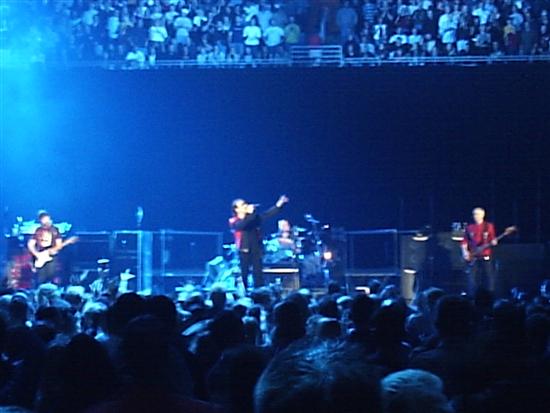 U2gigs.com photos » Vertigo Tour » 2005-12-17 - Salt Lake City