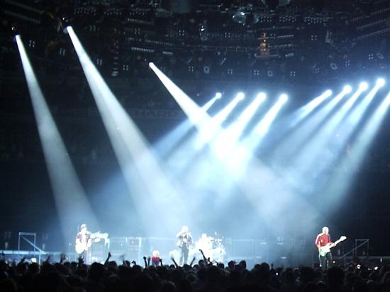 U2gigs.com photos » Vertigo Tour » 2005-12-17 - Salt Lake City