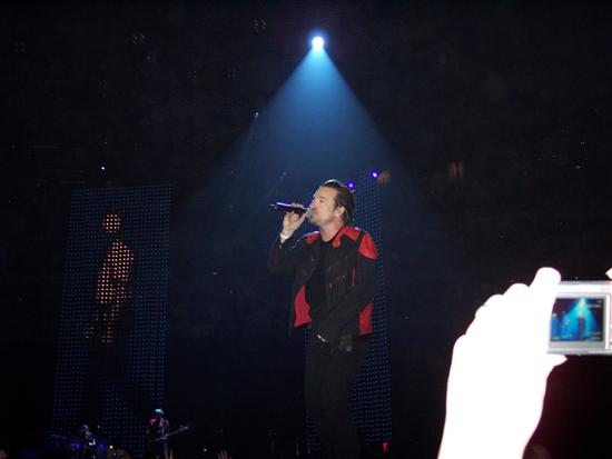 U2gigs.com photos » Vertigo Tour » 2005-12-17 - Salt Lake City