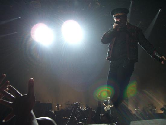 U2gigs.com photos » Vertigo Tour » 2005-12-17 - Salt Lake City