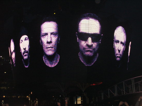 U2 360 sat night 25th july 09 120.jpg