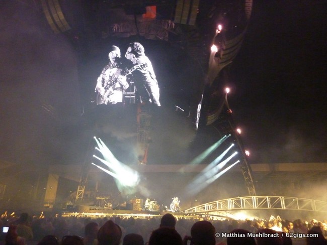 Photo by Matthias Muehlbradt / U2gigs.com