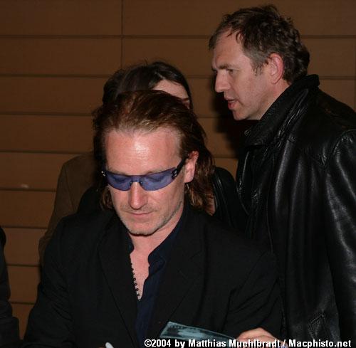 Bono_Berlin_2004-04-21-11.jpg