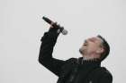 Bono from U2 performs during the We Are One: Opening Inaugural Celebration at the Lincoln Memorial in Washington January 18, 2009. REUTERS/Molly Riley (UNITED STATES)